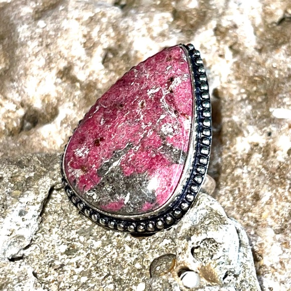 “Serenity Stone” Pink Thulite Ring Size 7 1/2 - Picture 5 of 9